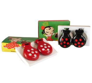 Castañuelas negras con lunares