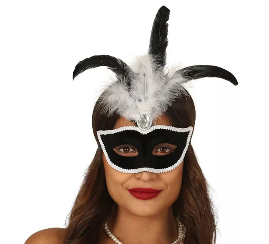 Translation missing: es.Antifaz de Terciopelo Negro con Plumas