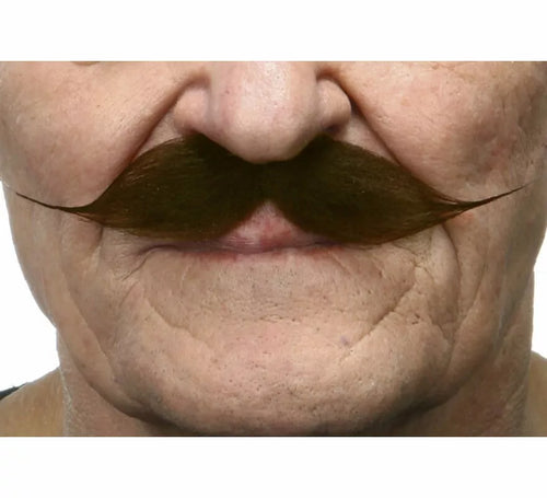 Bigote de Mosquetero castaño