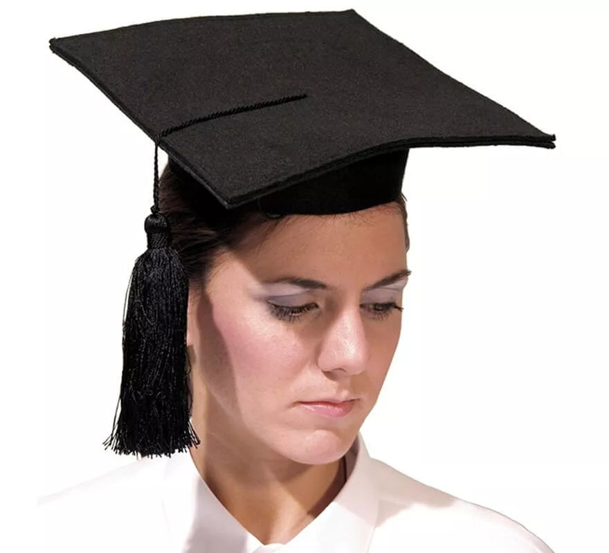 Translation missing: es.Birrete de Graduado en dos piezas