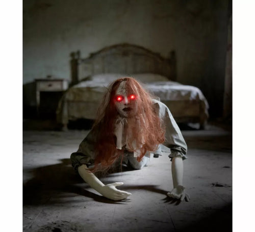Chica Muerta Arrastrándose con Luz, Sonido y Movimiento de 40x90x60 cm