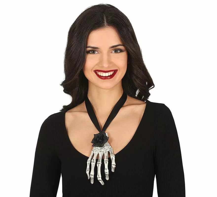Translation missing: es.Collar con Cinta y Mano Esqueleto Grande