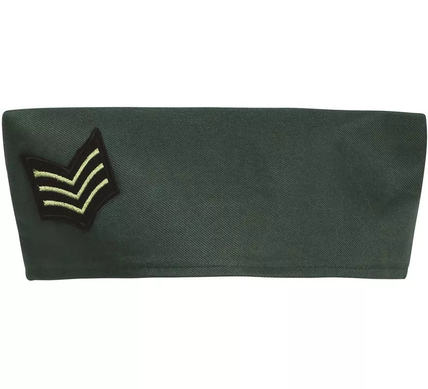 Translation missing: es.Gorro Militar de color verde con insignia