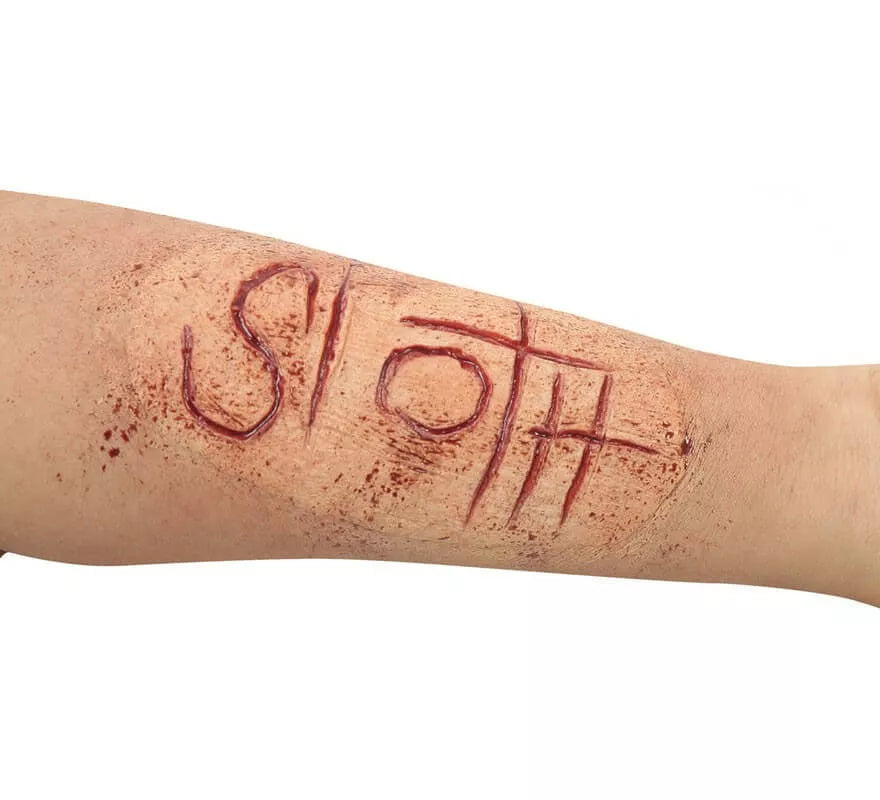 Translation missing: es.Maquillaje FXs de Letras Sloth Pereza