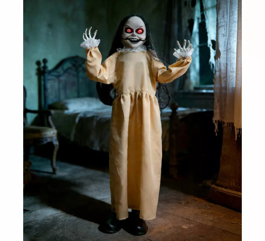 Muñeca Terrorífica con Luz, Sonido, Movimiento y Sensor de 116 cm