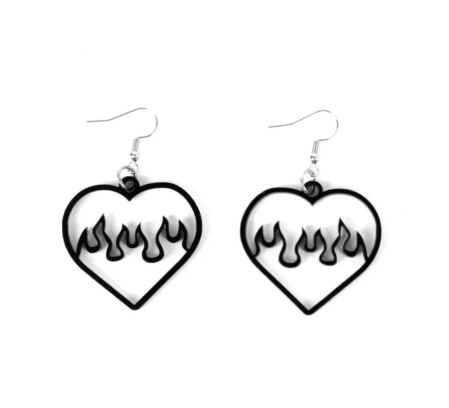 Translation missing: es.Pendientes de Corazones negros en llamas