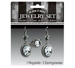 Pendientes y anillo gótico calavera