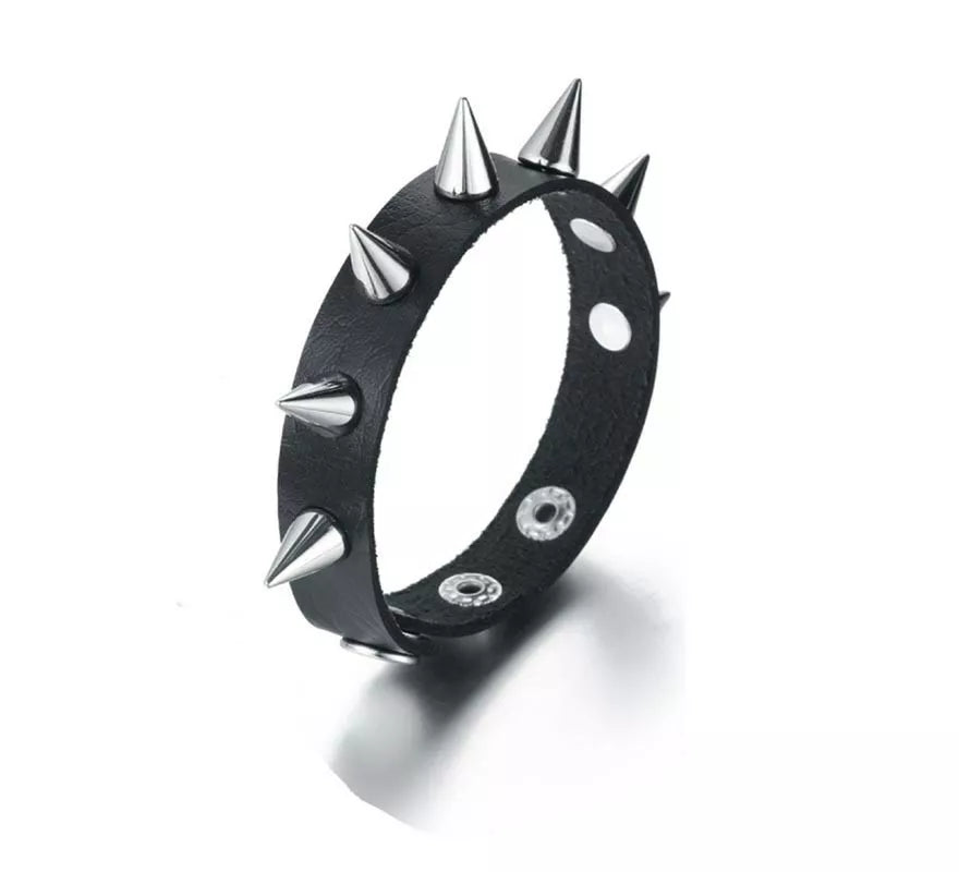 Translation missing: es.Pulsera Punky con pinchos plateados